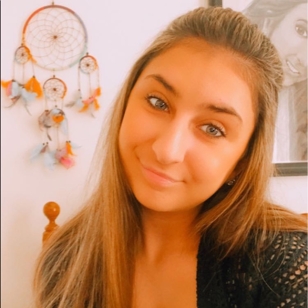 Meet your Posher, Emily